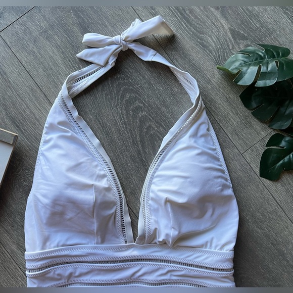 Gottex Finesse Halter One Piece Swimsuit in White. Size 10 - Picture 7 of 14